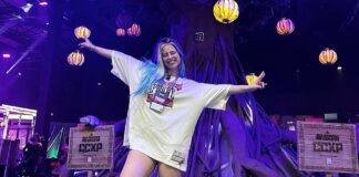 Sarah Heringer movimenta a CCXP 2025 com humor, cosplay e muita conexão com o público