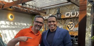 Krypton Remember comemora 30 anos com pista lotada e nostalgia em alta Léo Silva e DJ Torrada.
