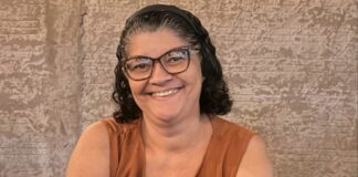 Sete anos vendendo brigadeiro na rua e um nome lido ao vivo: como Lucinea chegou ao R$ 1 milhão do Pix do Milhão Lucinea de Lima Caldeira, contemplada com R$ 1 milhão na edição de junho do Pix do Milhão. Foto: divulgação/Pix do Milhão.