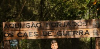 Fuzileiro Naval Lucas Oliveira conquista certificação internacional com o cão de guerra Quill e lança livro Soldado Fuzileiro Naval Lucas Oliveira Pereira conquistou a certificação internacional BH para o Cão de Guerra Quill.