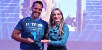 Revolucionando o Ensino Veterinário: A Ciência de André Galvão Professor universitário e pesquisador André Luiz Baptista Galvão.