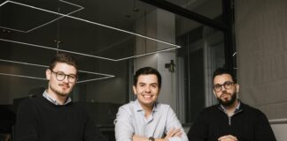 Com nova marca, Ousen consolida hub de soluções comerciais para a advocacia Henrique Harff (à esq.), Vinicius Tondin e João Victor Lins, da Ousen, hub de soluções comerciais para escritórios de advocacia.