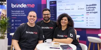Como a tecnologia está transformando a venda de brindes no Brasil Da esquerda para a direita, Lucas, Robson e Kátia, cofundadores da Brinde.me.