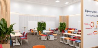 CuoreLab propõe nova sala de aula para a geração da inteligência artificial CuoreLab®, conceito de ambiente educacional colaborativo que combina design ergonômico, flexibilidade, elementos naturais, tecnologia e princípios de aprendizagem ativa.