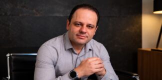 Fábio Thadeu Ferreira analisa tecnologia e eficiência na Urologia Dr. Fábio Thadeu Ferreira acredita que a eficiência depende da integração de diferentes fatores, como a tecnologia, a capacidade clínica e a decisão do paciente sobre sua saúde.
