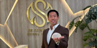 Cirurgia plástica pós-gestação: por que o “mommy makeover” ganhou espaço Dr. Seung Hoon Lee é graduado em Medicina, com residência médica em Cirurgia Plástica